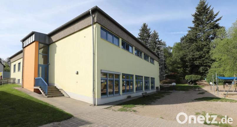 Bis zum Umzug ins neue Gebäude kann der Altbau genutzt werden. Deshalb muss die Kita nicht vorübergehend in Container umziehen. Bild: Wolfgang Steinbacher