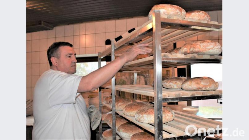 Hans Speckner und seine Helfer vom Brot- und Backverein backen am 15. und 16. Mai wieder Brot in der Stadtmühle. Bild: rgr