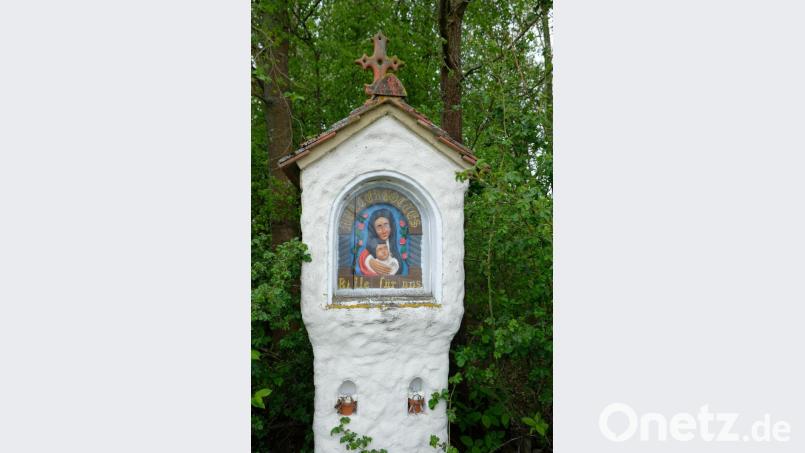 Viele Marterln und Bildstöcke zeugen im Eschenbacher Land von der Verehrung der Mutter Gottes. Unser Bild zeigt ein Marterl bei Tremmersdorf. Bild: do