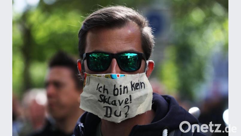 Berlin hat es vorgemacht, in Weiden wird nun auch für mehr Freiheit in der Coronakrise und damit gegen Coronamaßnahmen demonstriert. Teils mit zweifelhaftem Hintergrund, meinen sieben Parteien der Stadt und üben scharfe Kritik. Symbolbild: Christoph Soeder