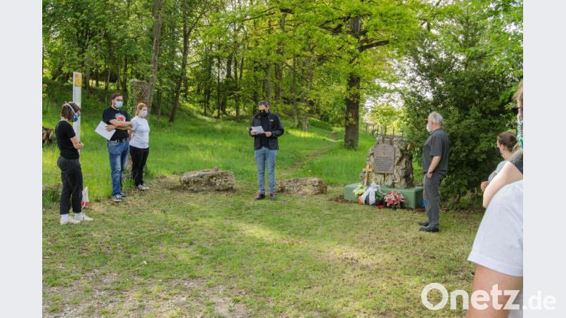 Veit Stephan rezitiert ein Gedicht des anarchistisch-sozialistischen Schriftstellers David Luschnat. Bild: exb