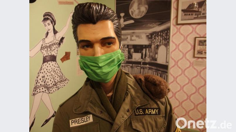 Maskenpflicht:
Die Maskenpflicht trifft alle, auch Elvis im Museum schützt sich vor dem Virus. Bild: exb/Kultur- und Militärmuseum Grafenwöhr