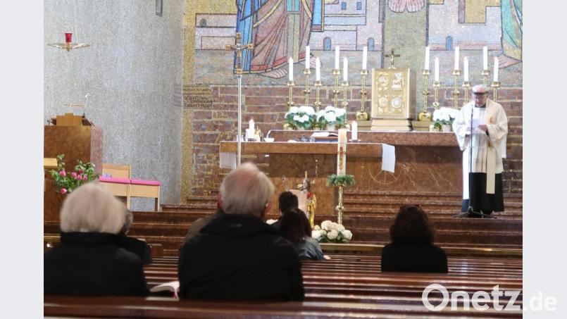 Nur 28 Gläubige nutzen am Sonntag die Gelegenheit zum gemeinsamen Gottesdienstbesuch in der Herz-Jesu-Kirche. Bild: Kunz