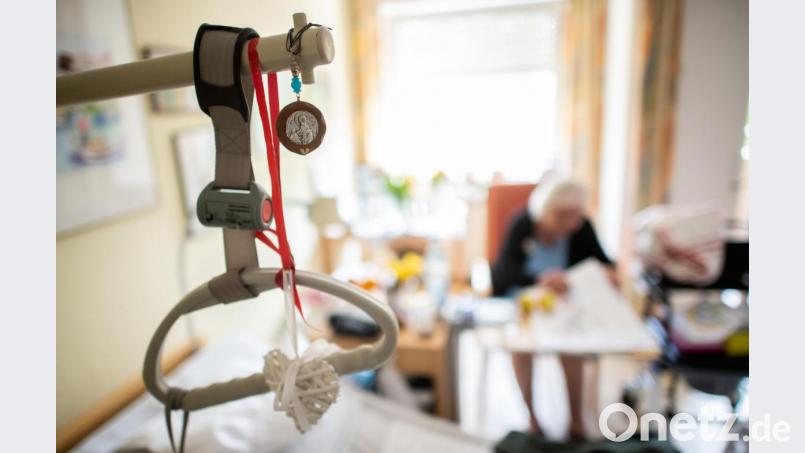 Die Öffnung der Seniorenheime für Besucher ab Muttertag ist ein gewaltiger Schritt, aber er ist auch riskant. Bild: Jonas Güttler/dpa