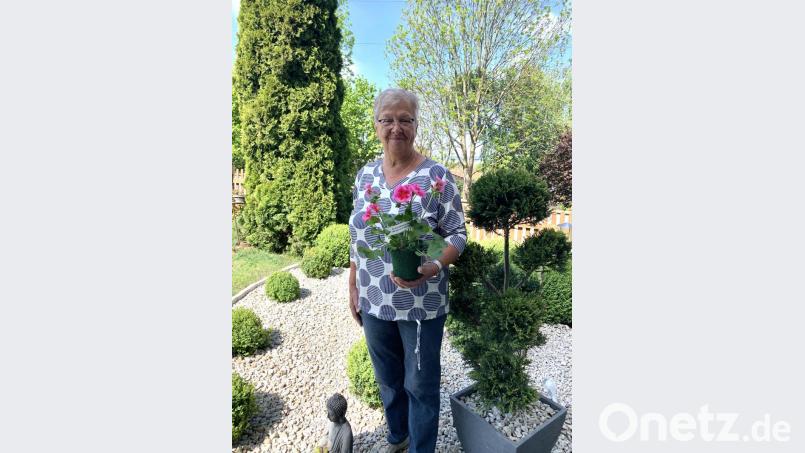 Auch Ehrenmitglied Elisabeth Baldauf freut sich über den Frühlingsgruß Bild: exb