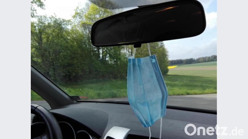 Nase-Mund-Maske ist der neue Duftbaum im Auto - und mittlerweile auch ein Modeaccessoire. Bild: shl