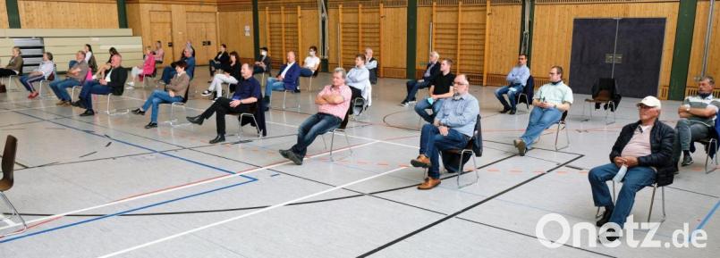Mit 30 Besuchern voll besetzt ist unter Vorgabe des Infektionsschutzes der Zuhörerteil der Stadthalle. Bild: do