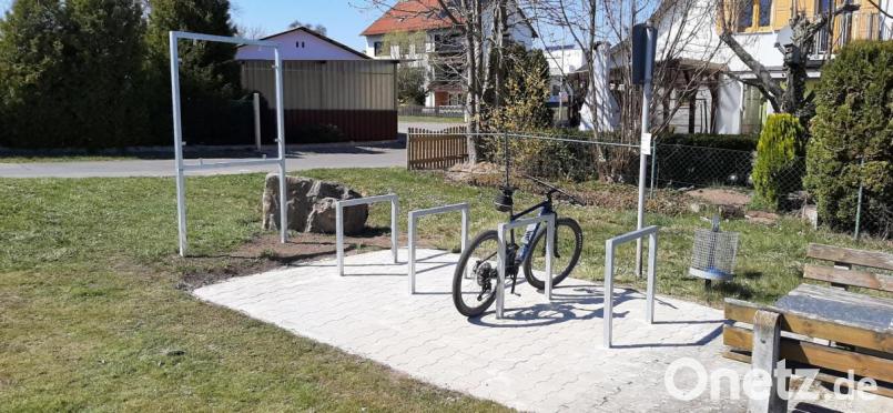 Der neue Radlparkplatz am Elbarter Spielplatz. Bild: nbu