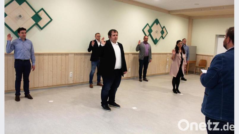 Insgesamt sechs neue Mitglieder ziehen ins Gremium ein: (von links) Markus Kaufmann, Christoph Brand, Dominik Kugler, Andreas Wörl, Eva Raps sowie Lukas Haberkorn. Bild: stg