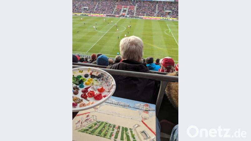 So sieht es aus, wenn Katharina Gierlach in Köln ein Fußballspiel aus dem Blickwinkel der Künstlerin verfolgt. Bild: exb/Katharina Gierlach