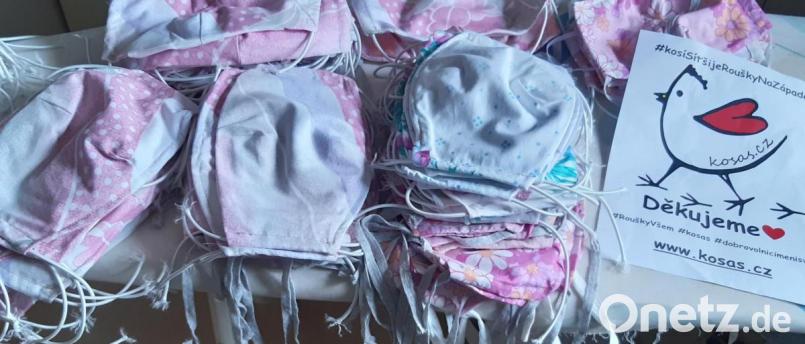 Die Komunitní osvětové společenství hat Masken für die Mitglieder der Selbsthilfegruppe Behinderte-Nichtbehinderte gefertigt. Bild: exb