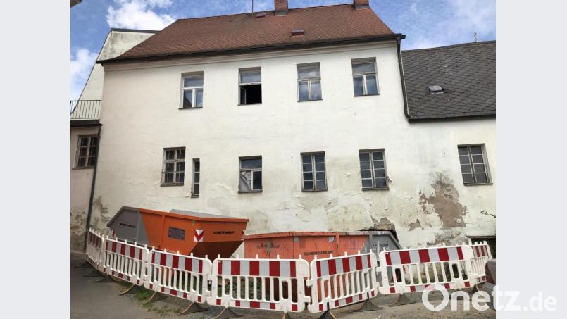 Im Anwesen Brauhausstraße 2 (hier von der Mühlbachgasse aus gesehen) entstehen sechs moderne Wohnungen. Bild: exb