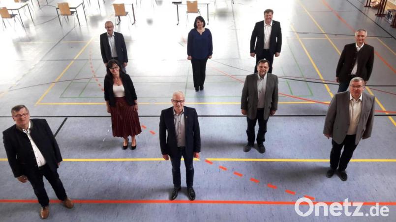 Der neu gewählte Vorstand der CSU-Kreistagsfraktion mit (jeweils von links) in der vorderen Reihe Peter Braun, Bernhard Lindner und Josef Reindl sowie in Reihe zwei Birgit Barth, Günther Koller und Kreisvorsitzendem Harald Schwartz sowie in der dritten Reihe Erwin Geitner, Barbara Gerl und Stefan Braun. Bild: exb