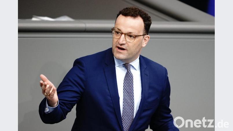 Gesundheitsminister Spahn sagte im Bundestag, nötig sei eine neue Balance: „So viel Normalität wie möglich, so viel Schutz wie nötig.“ Bild: Kay Nietfeld/dpa