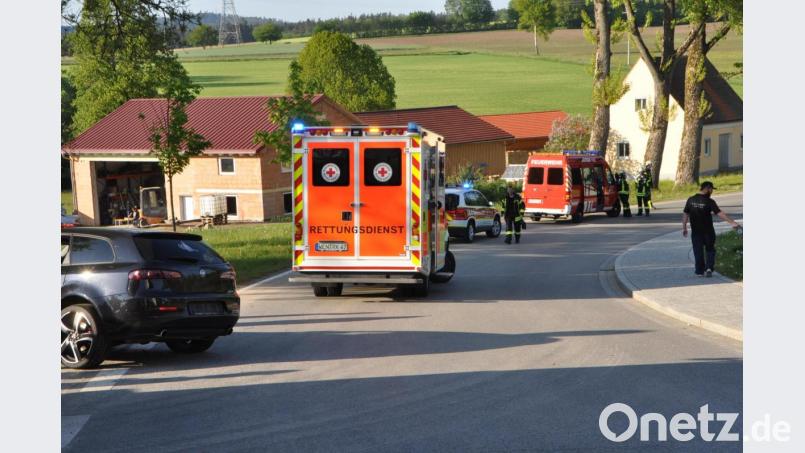 Von der Siedlerstraße aus Richtung Pleystein herkommend verlor der Vohenstraußer aus unerklärlichen Gründen die Gewalt über seinen Alfa Romeo. Bild: dob
