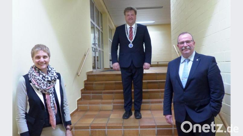 Die Bürgermeister nach dem Bäumchen-Wechsel-Dich-Spiel (von links): Monika Breunig, Stefan Braun und Andreas Otterbein. Bild: jp