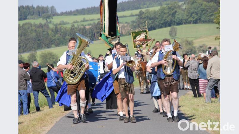 Die Haflingerzüchter haben nicht nur ihre unverkennbare Tracht, sondern auch eine vereinseigene Haflingermusik, was die kulturelle Bedeutung ihrer Brauchtumspflege gerade beim Pfingstritt unterstreicht. Bild: ads