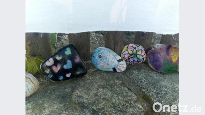 Das Kinderhausteam von Wurz hofft, dass die Steinschlange noch wächst. Bild: exb