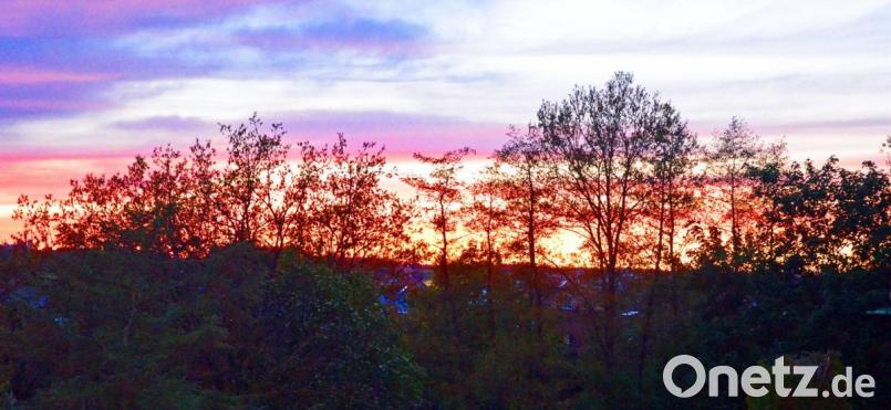 Ein beeindruckender Sonnenuntergang über Görglas, Asbach und Burggrub. Bild: ü