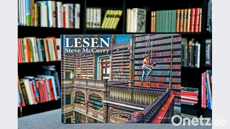 Fotograf Steve McCurry hat dem Thema Lesen ein eigenes Bildband gewidmet. Schüler aus der Region tauchen aktuell in die Welt der Bücher ein. Bild: Christopher Dotzler