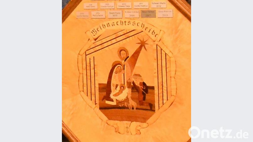 Die alljährliche Weihnachtsscheibe des Waidhauser Schützenvereins ist noch immer eine heiß begehrte Trophäe bei Helgerts Schießfreunden. Bild: fjo