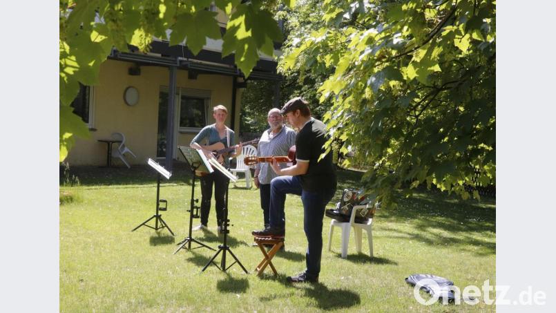 Eire Music spielt im Garten des Bavariaheimes. Bild: mfh