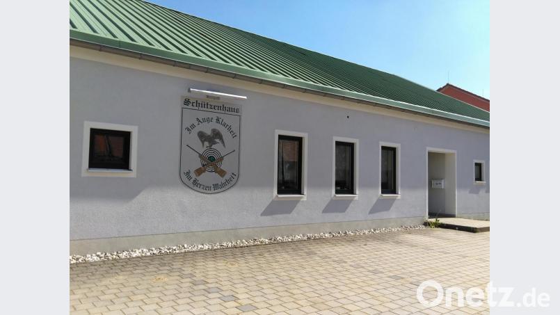 Am Schützenhaus in Tännesberg bleibt es dieses Wochenende ruhig, die Feier anlässlich des 350-jährigen Jubiläums wird ins kommende Jahr verschoben. Bild: rfi