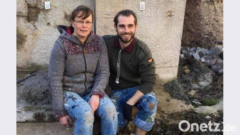 Für die künstlerische Gestaltung der Kulissen konnte der Festspielverein die professionelle Bühnenmalerin Miriam Dostal aus Hof und den jungen Amberger Sebastian Hüttner engagieren. Bild: u