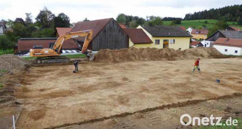 Eine große Fläche wurde für die erste archäologische Untersuchung bei Trefnitz im September 2018 abgeschoben. Bild: Kurt Engelhardt/exb