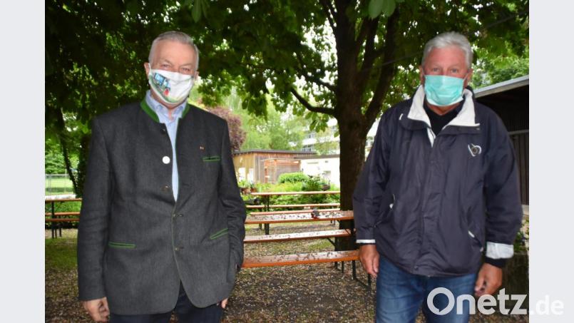 Die CSU-Stadträte Alois Lukas (links) und Hans Forster sagen schweren Herzens das Tröglersrichter Pfingstmontagsfest ab. Bild: hcz