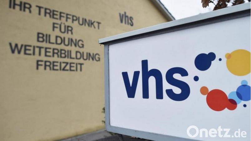Die Überlegungen zur Gründung einer landkreisweiten Volkshochschule wurden vom neuen Kreistag auf unbestimmte Zeit vertagt. Bild: exb