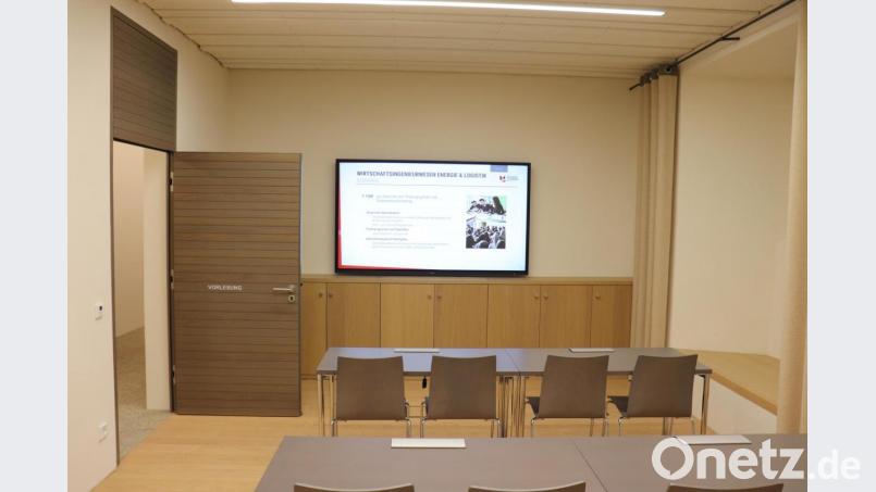 Seminarraum am neuen Tirschenreuther Lernstandort in der historischen Fronfeste. Die ersten Präsenzveranstaltungen der Hochschule Landshut sollen hier ab Herbst 2020 stattfinden. Bild: Stadt Tirschenreuth/exb