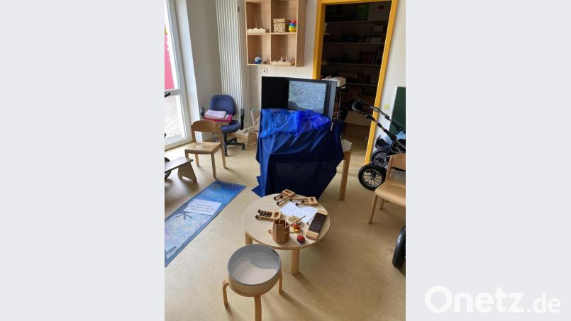 Für die &quot;Dreharbeiten&quot; wurde ein leerstehender Raum der Kinderkrippe genutzt. Bild: exb