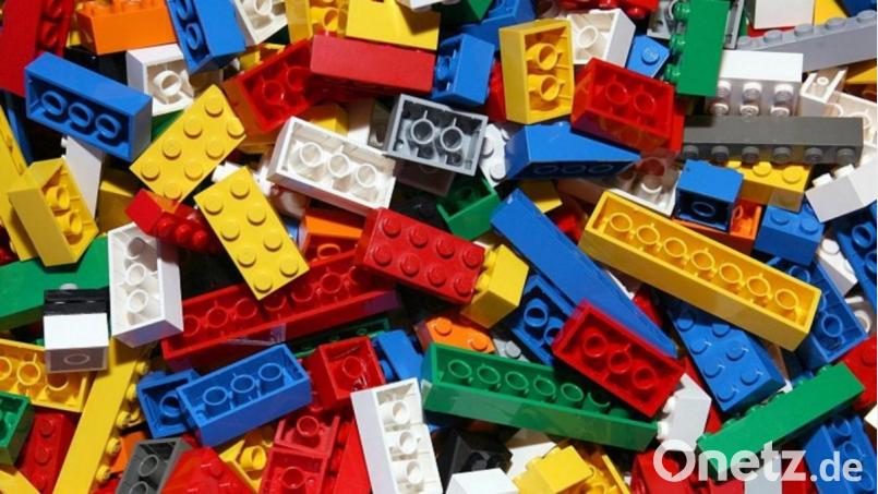 Die Kommunale Jugendarbeit hat eine Online-Variante als Ersatz für das Ferienprogramm zusammengestellt. Ein Teil davon ist eine große Lego-Challenge. Bild: Karl-Josef Hildenbrand/dpa