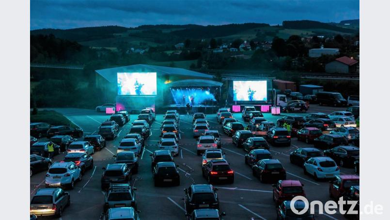 Autokonzert mit Django3000 Bild: Reinhold Buchner