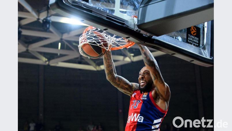 Für die Basketball-Experten aus der Region und die meisten Fans in Deutschland sind die Basketballer des FC Bayern um Derrick Williams die Topfavoriten auf den Gewinn des Meistertitels. Bild: Matthias Balk/dpa