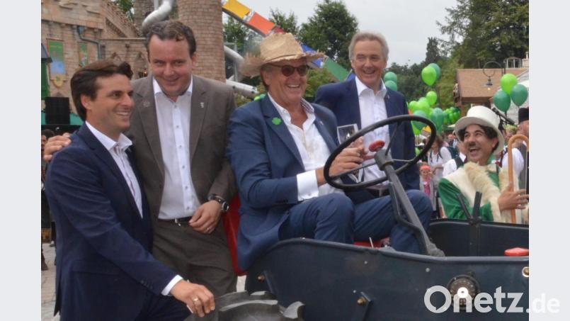 Die Inhaberfamilie Mack, v.l. Thomas Mack, Michael Mack, Roland Mack und Jürgen Mack, sieht der Wiedereröffnung des Europa-Parks mit Freuden entgegen, Bild: Kunz