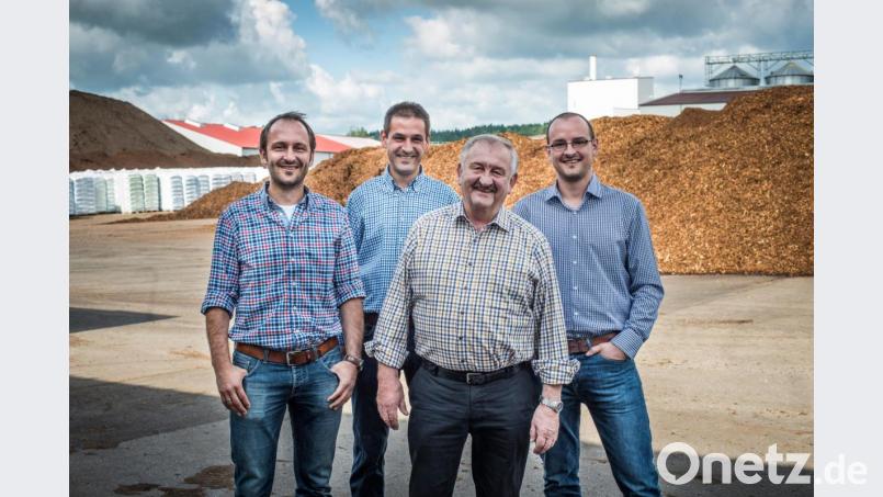 Das Ziegler-Erdenwerk ist ein familiär geprägtes Unternehmen. Und das schon in der zweiten Generation: Im vergangenen Jahr konnten Mitarbeiter und Familie das 30-jährige Firmenbestehen feiern. Bild: Rosenboom / Ziegler