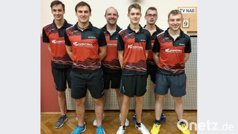 Die Herren II mit Thomas Eckl, David Kiener, Markus Luber, Tim Ficht, Martin Graf und Christian Brabec (von links) wurden Meister in der Bezirksklasse A und Pokalsieger. Es fehlen Thomas Lipp, Tobias Flierl und Martin Ruhland. Das Mannschaftsbild wurde bereits vor der Corona-Pandemie aufgenommen. Bild: tob
