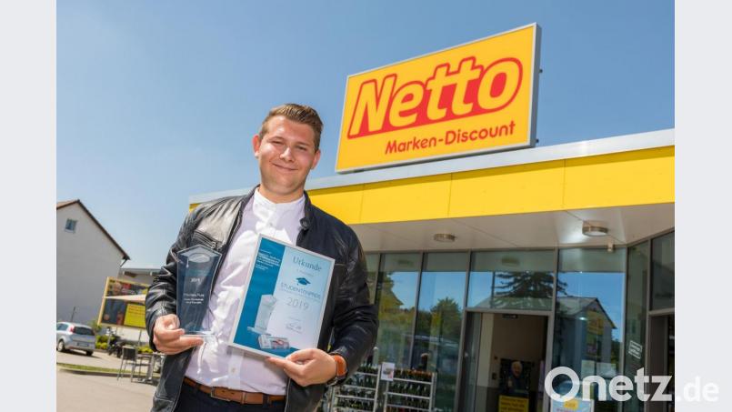 Matthias Putz erhielt den „Studentenpreis der Wirtschaftszeitung“ für seine Bachelorarbeit. Bild: Axel Griesch/exb