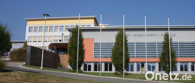 Für die Doktor-Eisenbarth-Mittelschule in Oberviechtach stellt der Schulverband knapp eine Million Euro an Etat bereit. Bild: weu