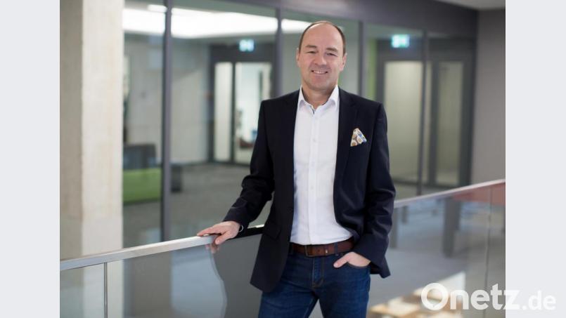 Alexander Rupprecht, Geschäftsführer der Techbase, hat das Regensburger Innovationszentrum in den vergangenen Wochen sehr leer erlebt. Doch langsam kommen die Jungunternehmer zurück aus dem Homeoffice in ihre Büros. Bild: Foto-Atelier Wolf