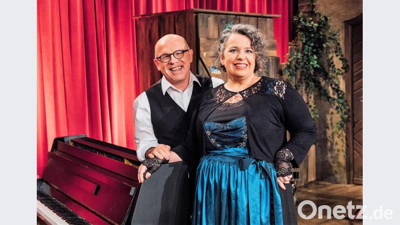 "Miss Cherrywine" mit Jürgen Kirner, dem Moderator der "Brettl-Spitzen" im Bayerischen Fernsehen. Bild: BR/ M. Hofstetter/exb