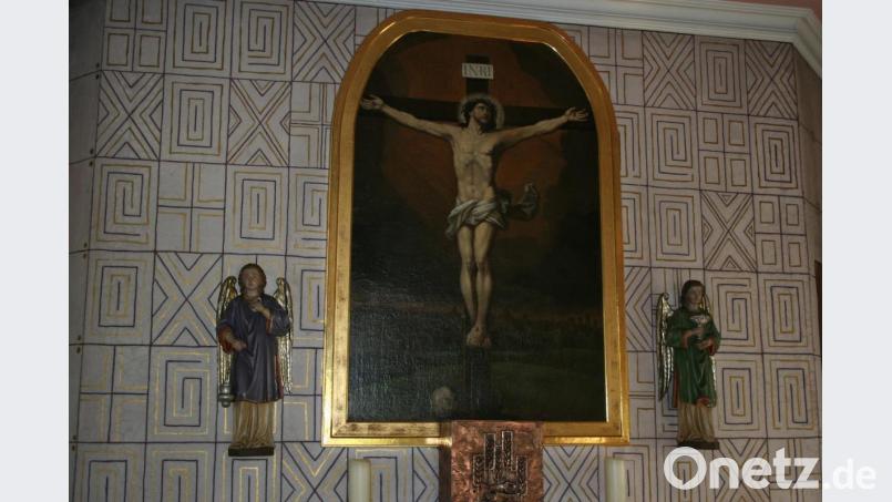 In San Lorenzo in Rom kann das Original des Bildes von der Kreuzigung Christi, gemalt von Guido Reni, bewundert werden. Die Kopie in der Kreuzkapelle Apfelbach schuf der Auerbacher Kunstmaler Johann Karl. Bild: gpa
