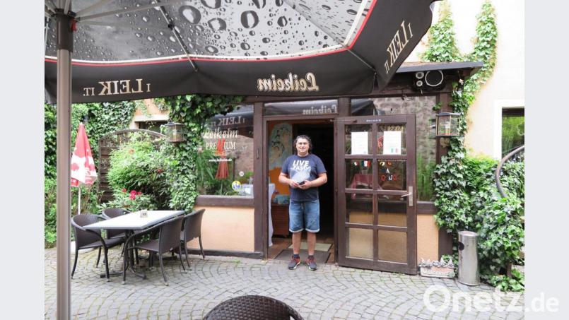 Gino Volpe betreibt zusammen mit seiner Frau Anna Maria die Pizzeria &quot;Da Gino&quot; in Kemnath. Relativ wenige Gäste haben das Restaurant seit der Öffnung besucht. Bild: jzk