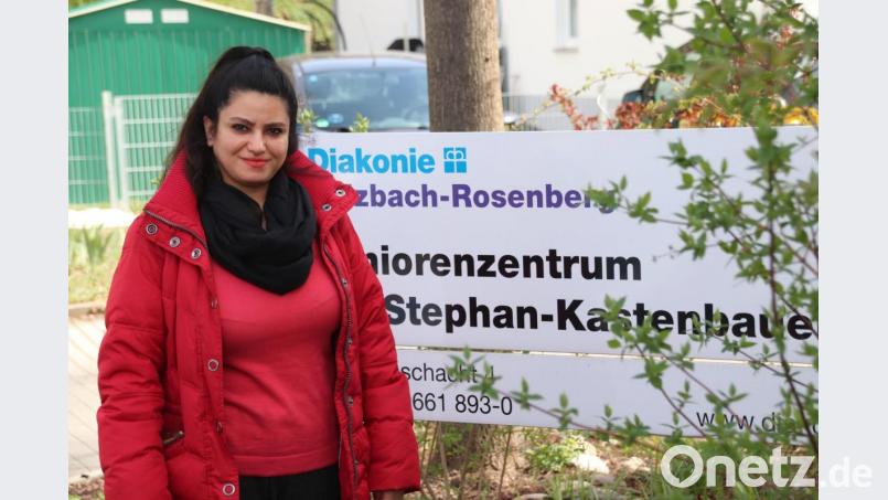Fatemeh Rasouli Roshan macht die Arbeit mit Senioren im Dr.-Stephan-Kastenbauer-Haus in Sulzbach-Rosenberg. Bild: cog