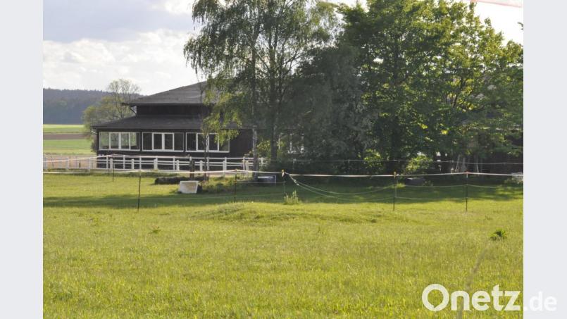 Der Reitclub am Kulm muss das Dach der Reithalle sanieren. Die Gemeinderat sprach sich dafür aus, die Maßnahme mit 6200 Euro zu bezuschussen. Bild: ak