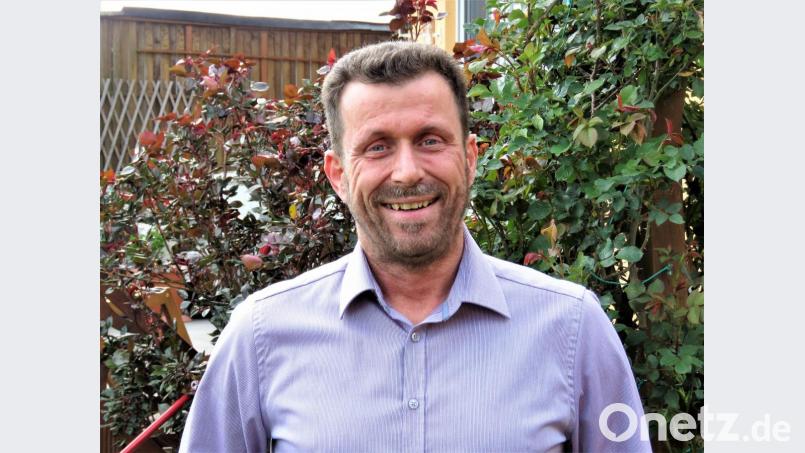 Jürgen Blumberg hat als Versicherungskaufmann seine Kollegen im Gedächtnistraining geschult. Seither bietet der 47-jährige Mitterteicher seine Tricks gegen die grauen Zellen auch Schülern und Erwachsenen an. Bild: ubb