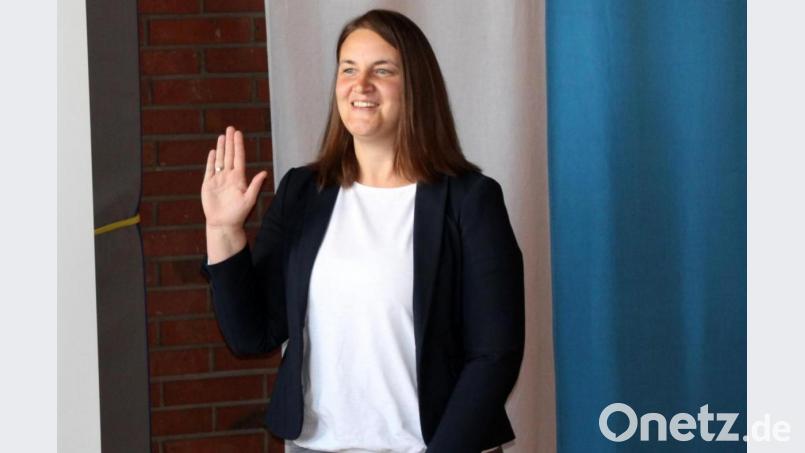 Die neu gewählte Gemeinderätin Melanie Würth wird vereidigt. Bild: fsb