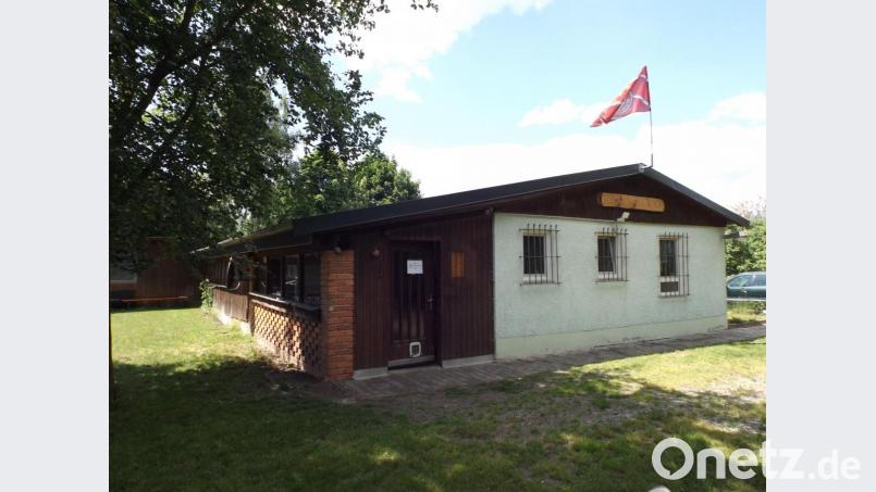 Der neugegründete "Hasenverein Pfreimd" hat sich bei den Schrebergärten ein eigenes Vereinsheim geschaffen. Die Stadt unterstützt die Initiative mit einer finanziellen Zuwendung. Bild: bnr